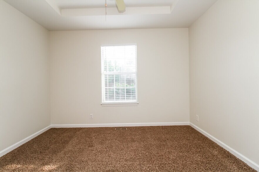 Building Photo - 5036 Countryside Dr
