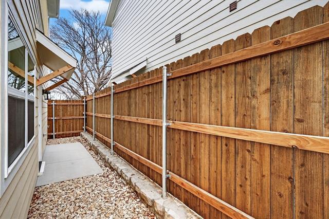 Building Photo - 502 E Kimball St