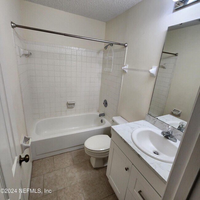 Building Photo - 7623 Baymeadows Cir W