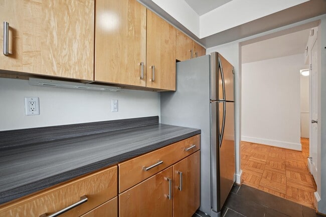 Building Photo - 2727 Ordway St NW