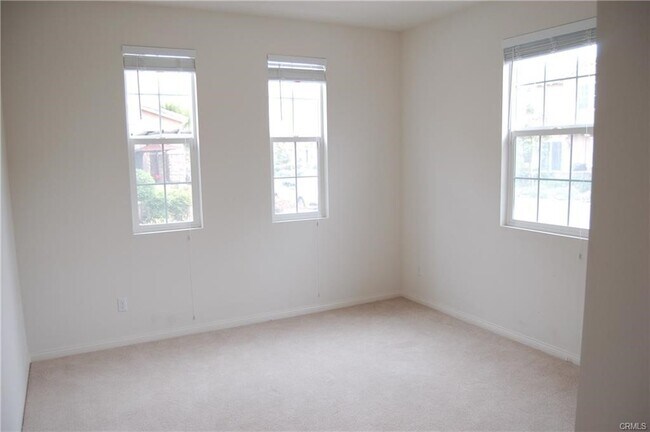 Building Photo - 6116 Snapdragon St