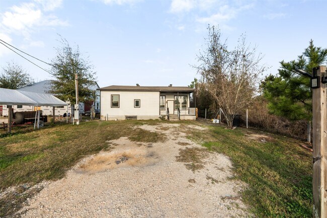 Building Photo - 394 Rd 5102