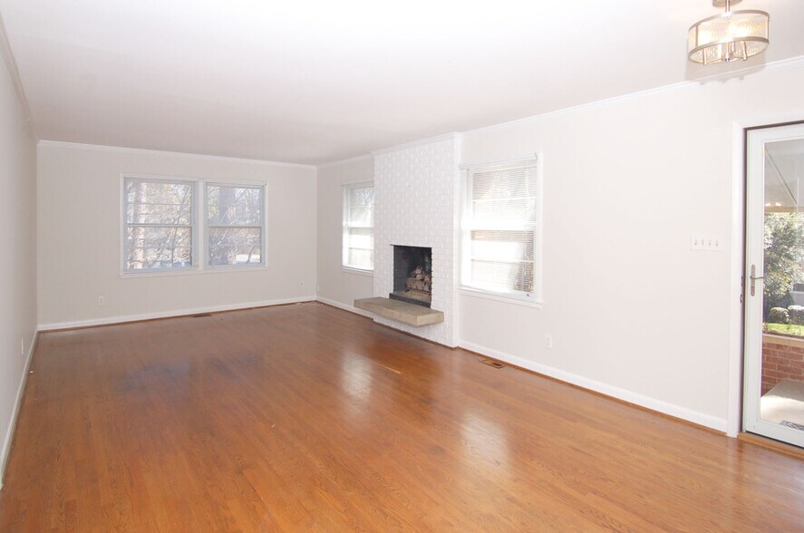 Building Photo - 3407 Coleridge Dr