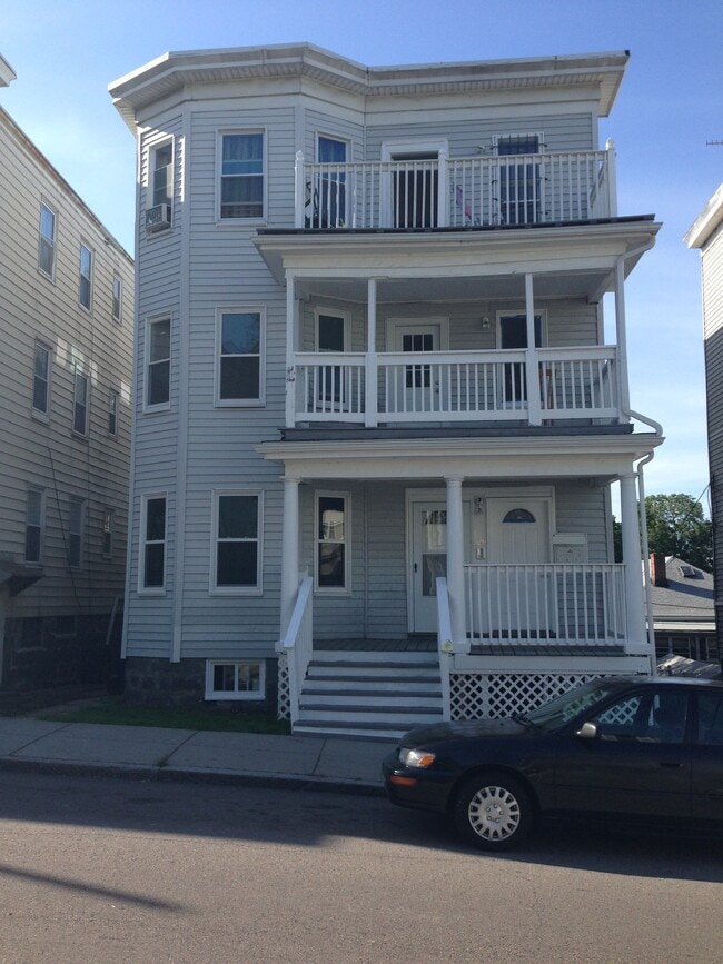 Building Photo - 369 Park St