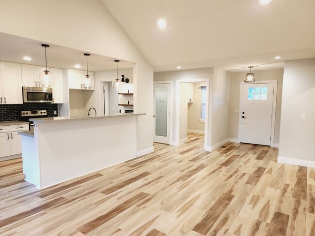 Building Photo - Pre-Leasing: Liberty Place Subdivision - R...