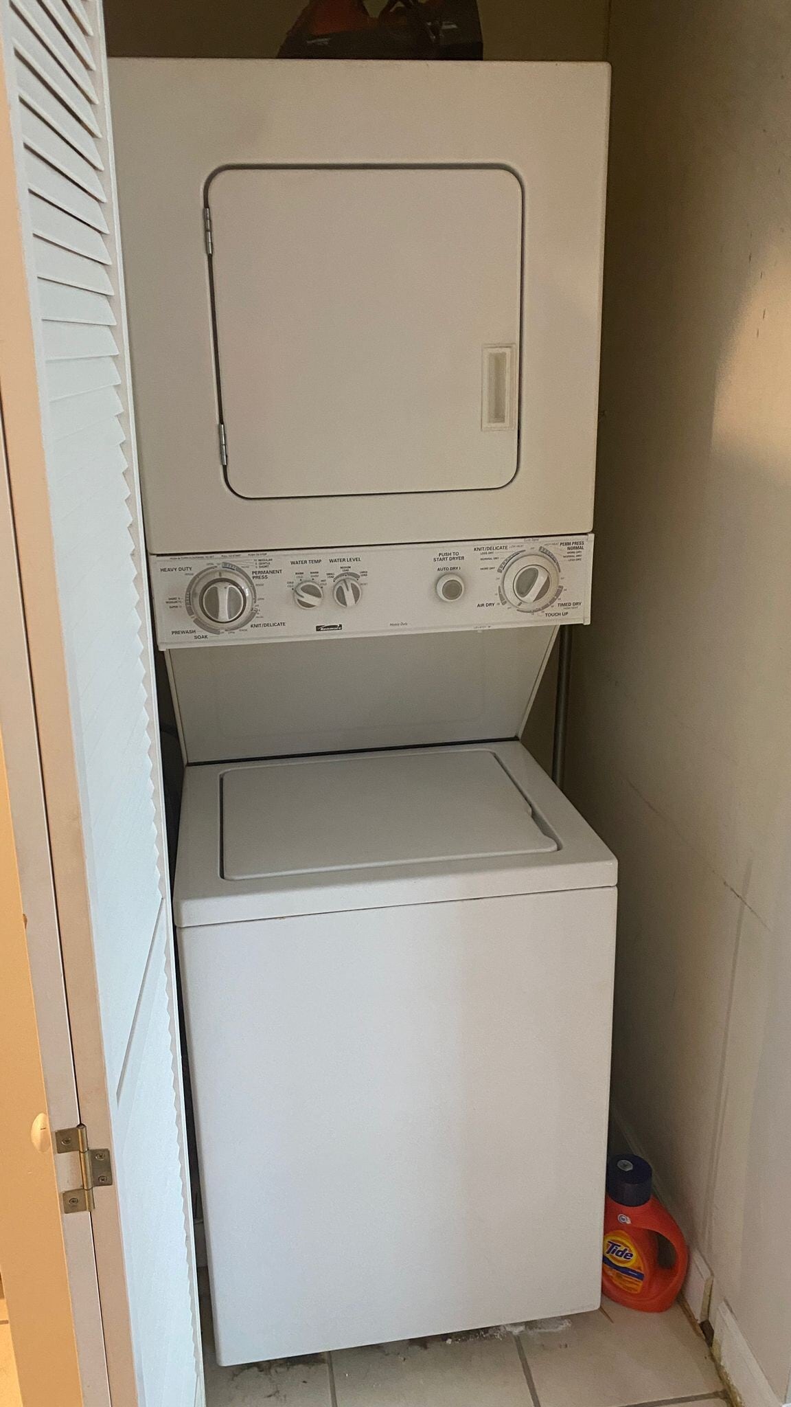 In-unit washer/dryer - 1242 Queen St, NE