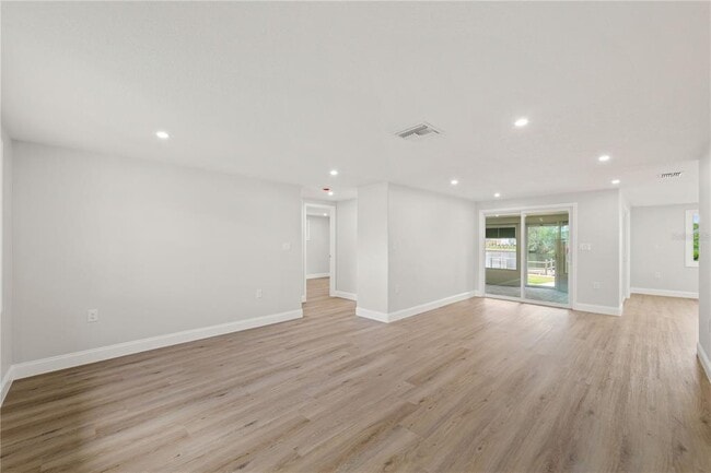 Building Photo - 6617 Harbor Dr