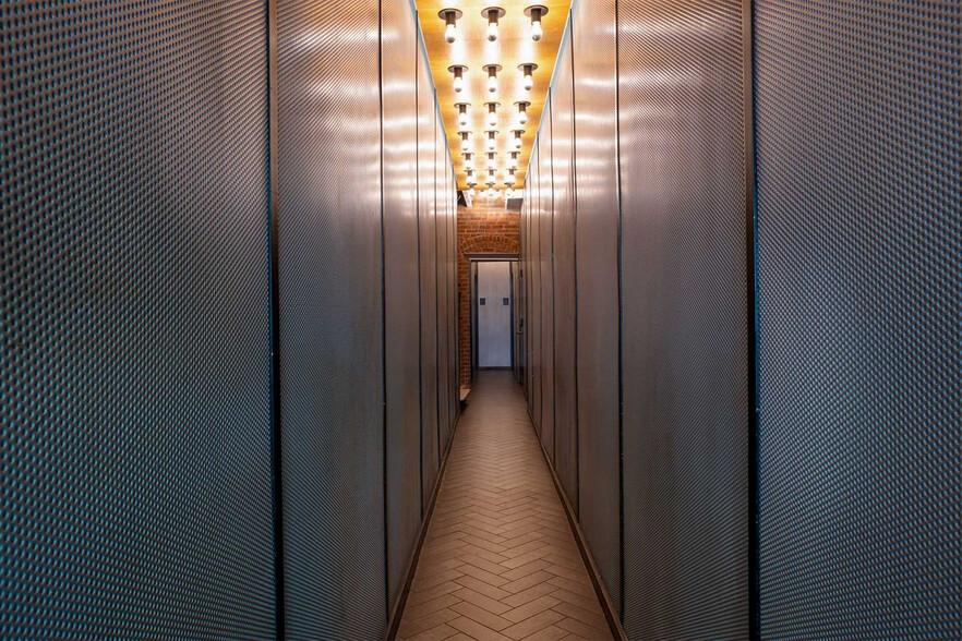 Building Photo - 246 Mott St