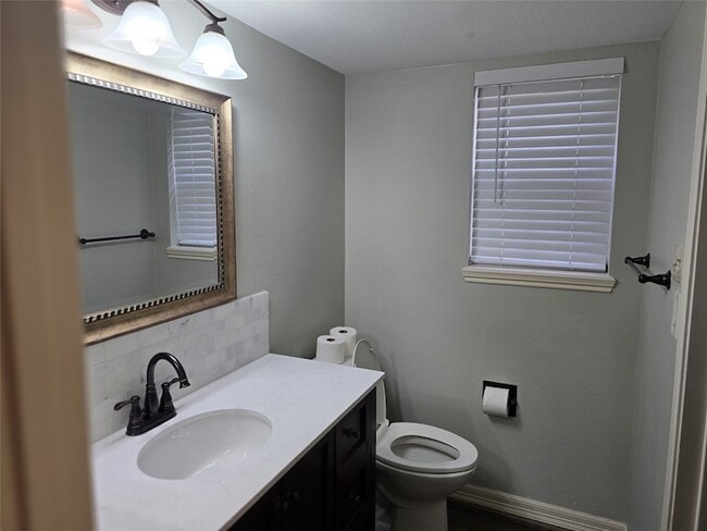Building Photo - 12968 Trail Hollow Dr