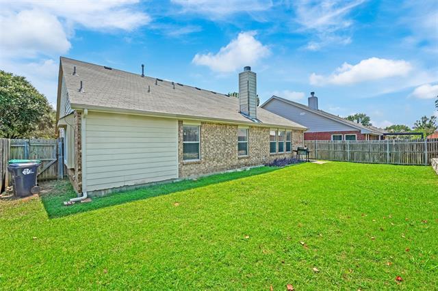 Building Photo - 2617 Hereford Rd