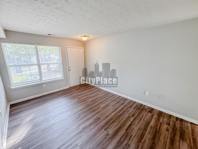 Building Photo - 2946 Carson Dr