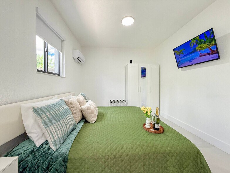 Building Photo - 7904 Juniper St