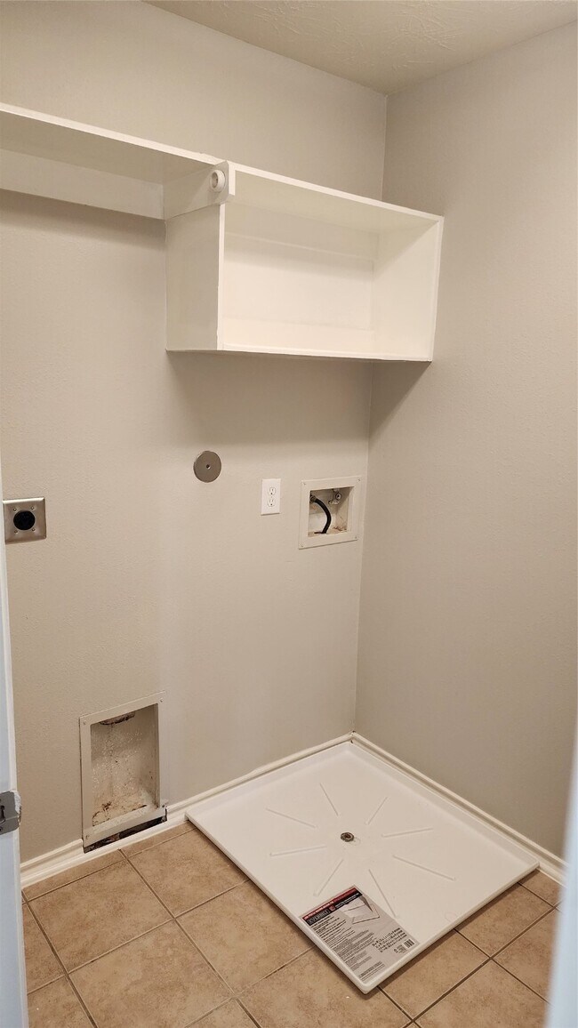 Building Photo - 11430 Hackmatack Way