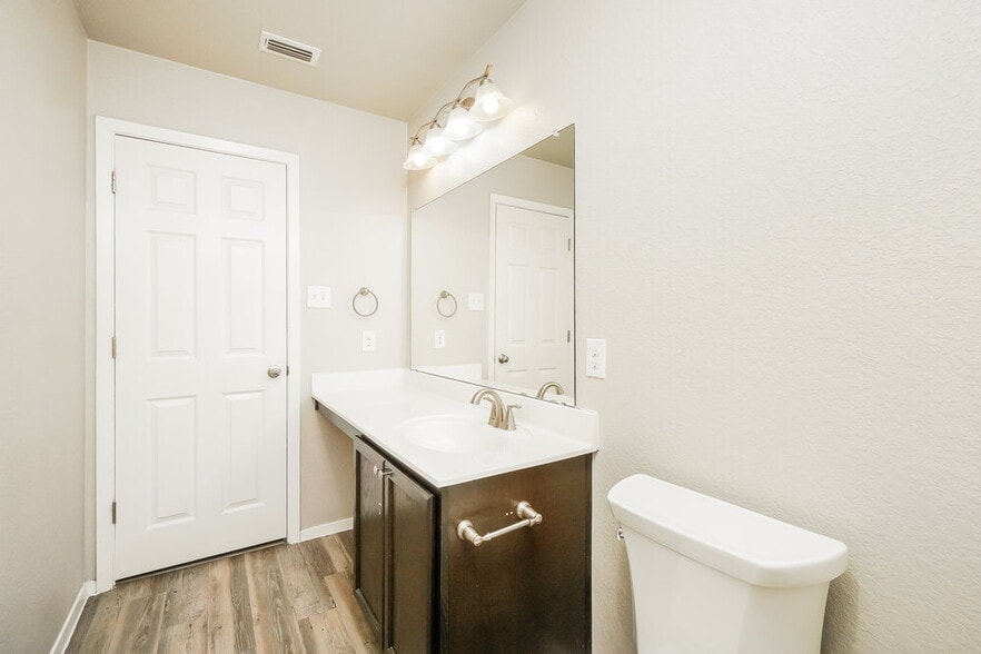Building Photo - 3215 Pedernales Dr