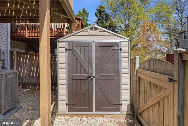 Building Photo - 9663 Franklin Woods Pl