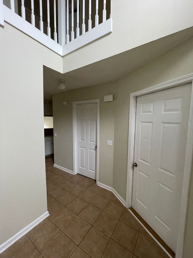 Building Photo - Wakefield Subdivision!!  END UNIT
