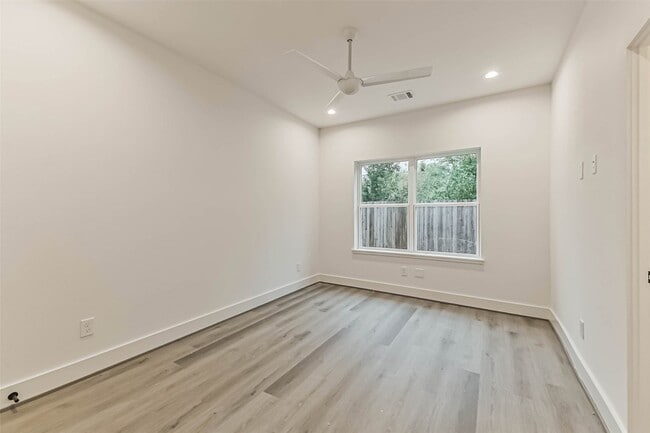 Building Photo - 7709 Earl Rudder Wy