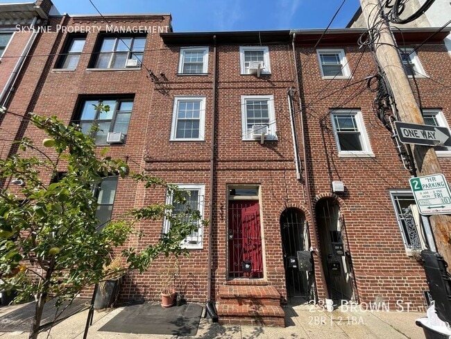 Primary Photo - 233 Brown St