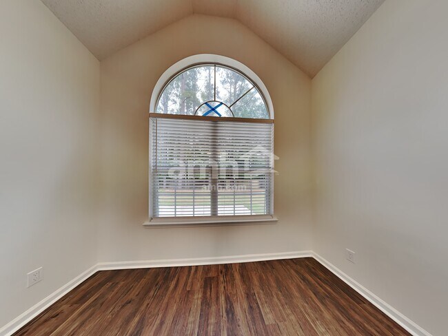 Building Photo - 4 Coronado Ct