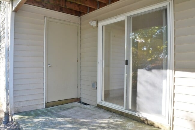 Building Photo - 1285 NW 183rd Ave