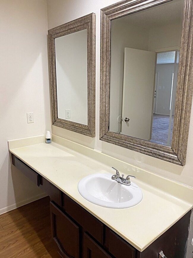 Building Photo - 8424 Glen Meadow Ln