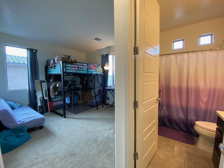 Building Photo - 22868 E Desert Hills Dr