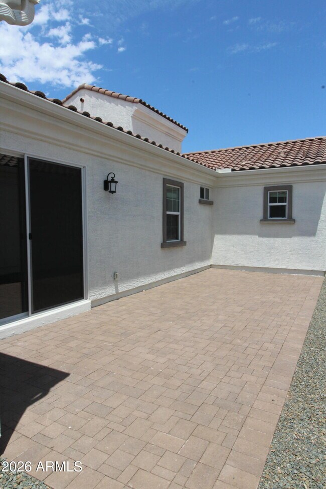 Building Photo - 3831 E Rainbow Dr