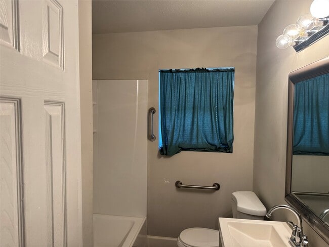 Building Photo - 4511 S Main St