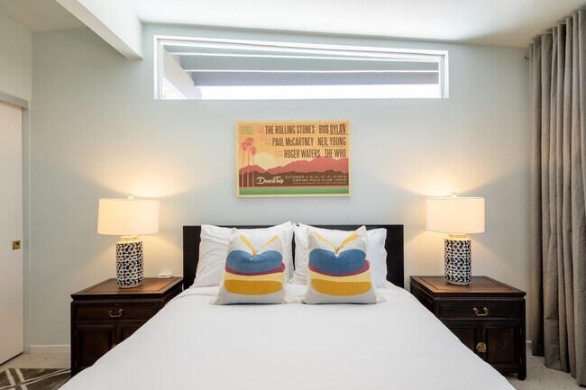 Building Photo - Luxury Mid Century Oasis in Palm Springs