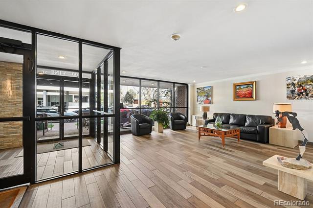 Building Photo - 1200 Vine St