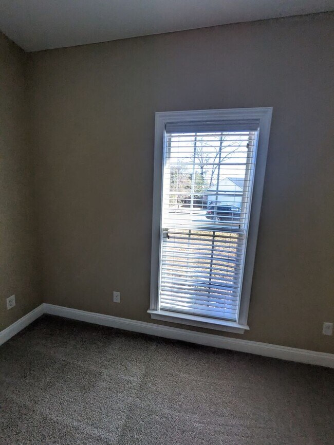 Building Photo - Cute home located in the heart of Valdosta!