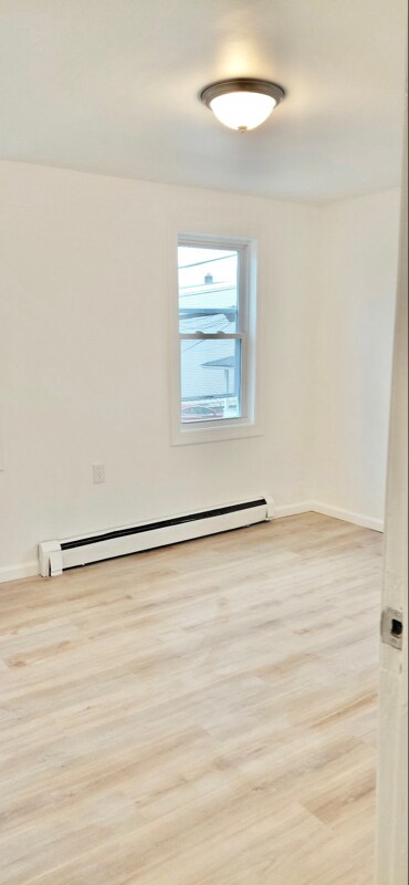 Building Photo - 301 Somerset St