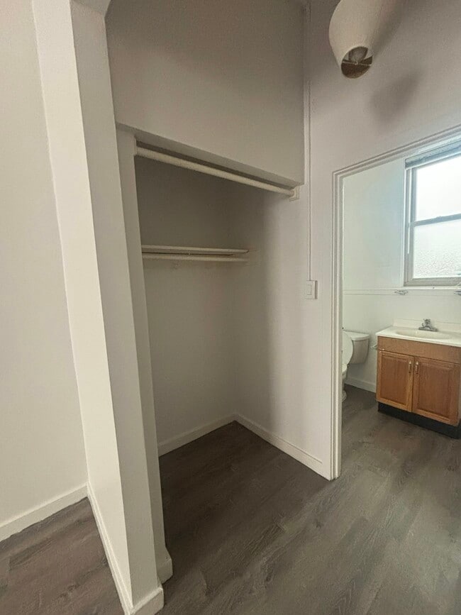 Building Photo - 1122 Sutter St