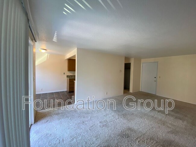 Building Photo - 938 N 100th St