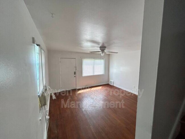 Building Photo - 339 S Napoleon Ave