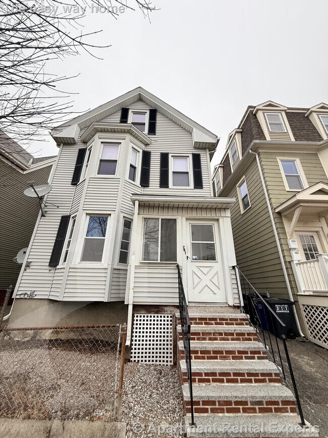 Building Photo - 741 Somerville Ave