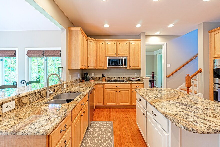 Building Photo - 47333 Middle Bluff Pl