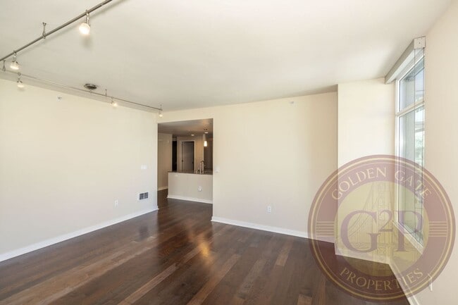 Building Photo - Hayes Valley - 2 BR, 2 BA Condo 947 Sq. Ft...