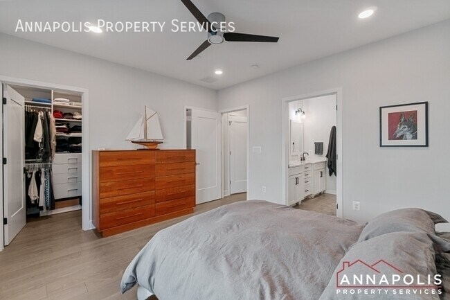 Building Photo - 285 West St