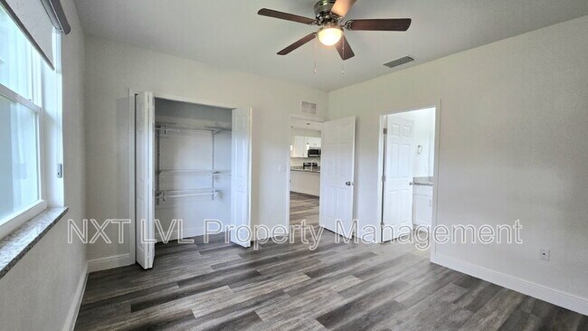 Building Photo - 5050 Jones Dr