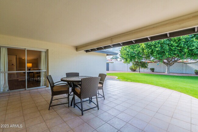 Building Photo - 4016 S Holbrook Ln