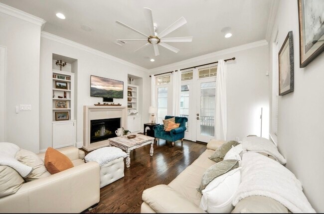 Building Photo - 15623 Broad St