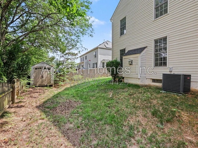 Building Photo - 6034 Sumner Rd