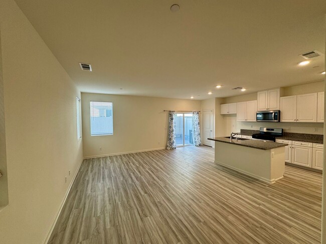 Building Photo - Brand New 4 bedroom Moreno Valley home wit...