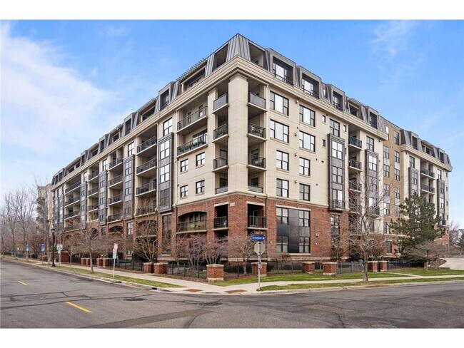 Building Photo - 317 Groveland Ave