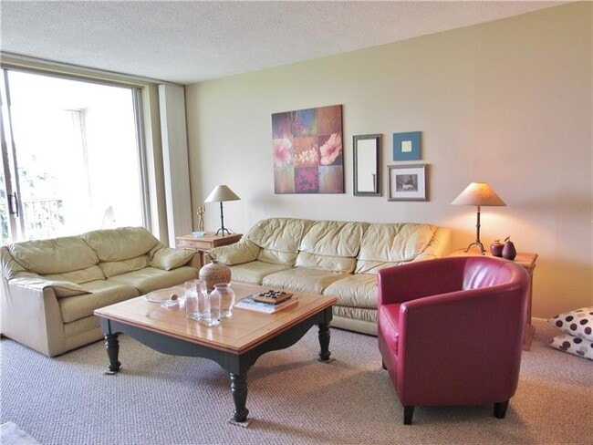 Building Photo - 2661 S Course Dr