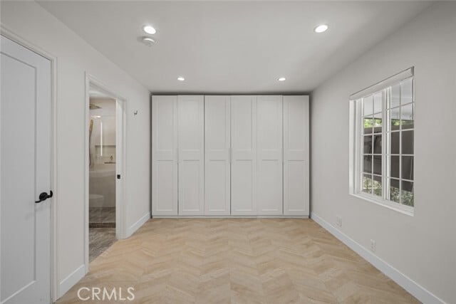 Building Photo - 10341 McClemont Ave