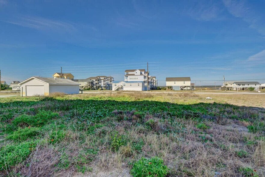 Building Photo - 237 Sea Shore Dr
