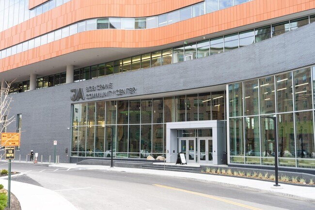 Building Photo - 2559 Welsford Rd