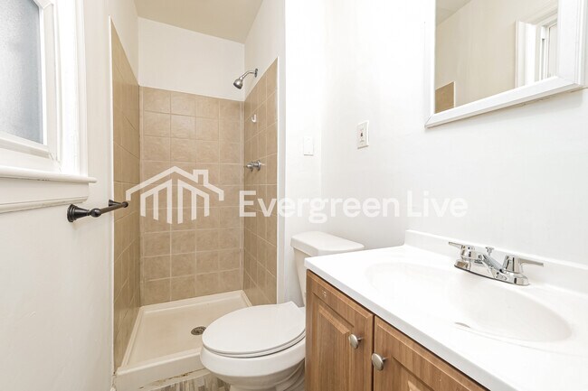 Building Photo - 6212 E 95th Terrace